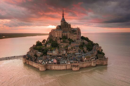Natur, Kultur und Geschichte von Normandie und Bretagne - Perlen gotischer Kathedralbaukunst