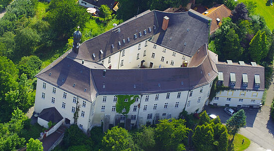 Schloss Poxau - früher und heute