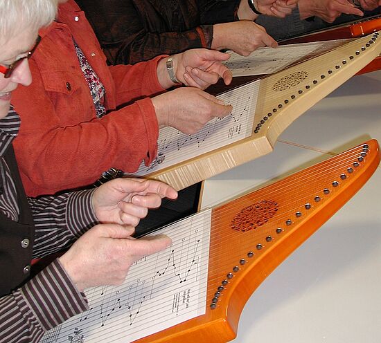 Schnupperkurs Veeh-Harfe mit Advents- und Weihnachtsliedern