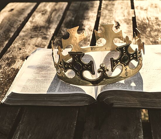 Christkönig. Geführte Tour zum Schloss Sünching mit Schlosskapelle