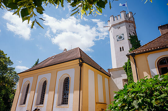 Kirche und Wirtshaus: Schlosskapelle St. Josef und Schlossschenke Tunzenberg