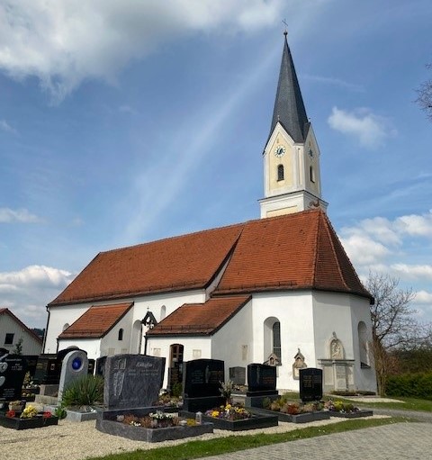 Kirche und Wirtshaus: St. Jakobus Indersbach und Thalhauser Hof